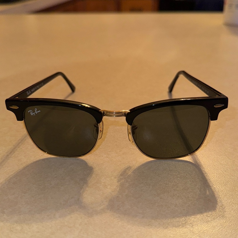 Women’s Raybans sunglasses